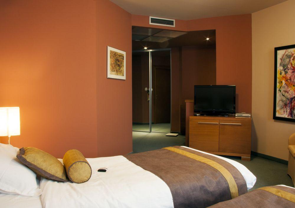 Hotel Arka Skopje Exterior photo A room at the hotel