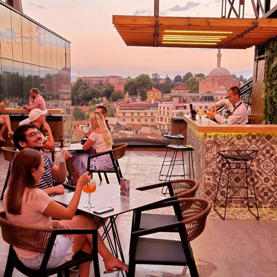 Hotel Arka Skopje Exterior photo Skyline Bar