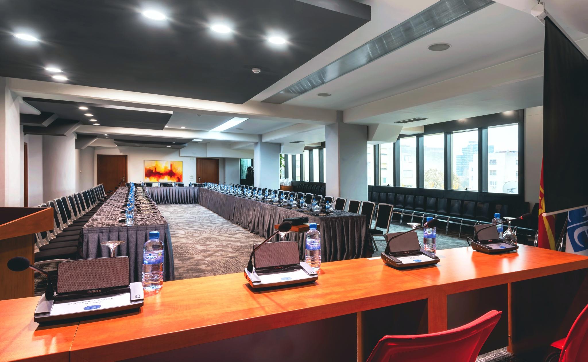 Hotel Arka Skopje Exterior photo The 2012 World Conference on Tobacco or Health