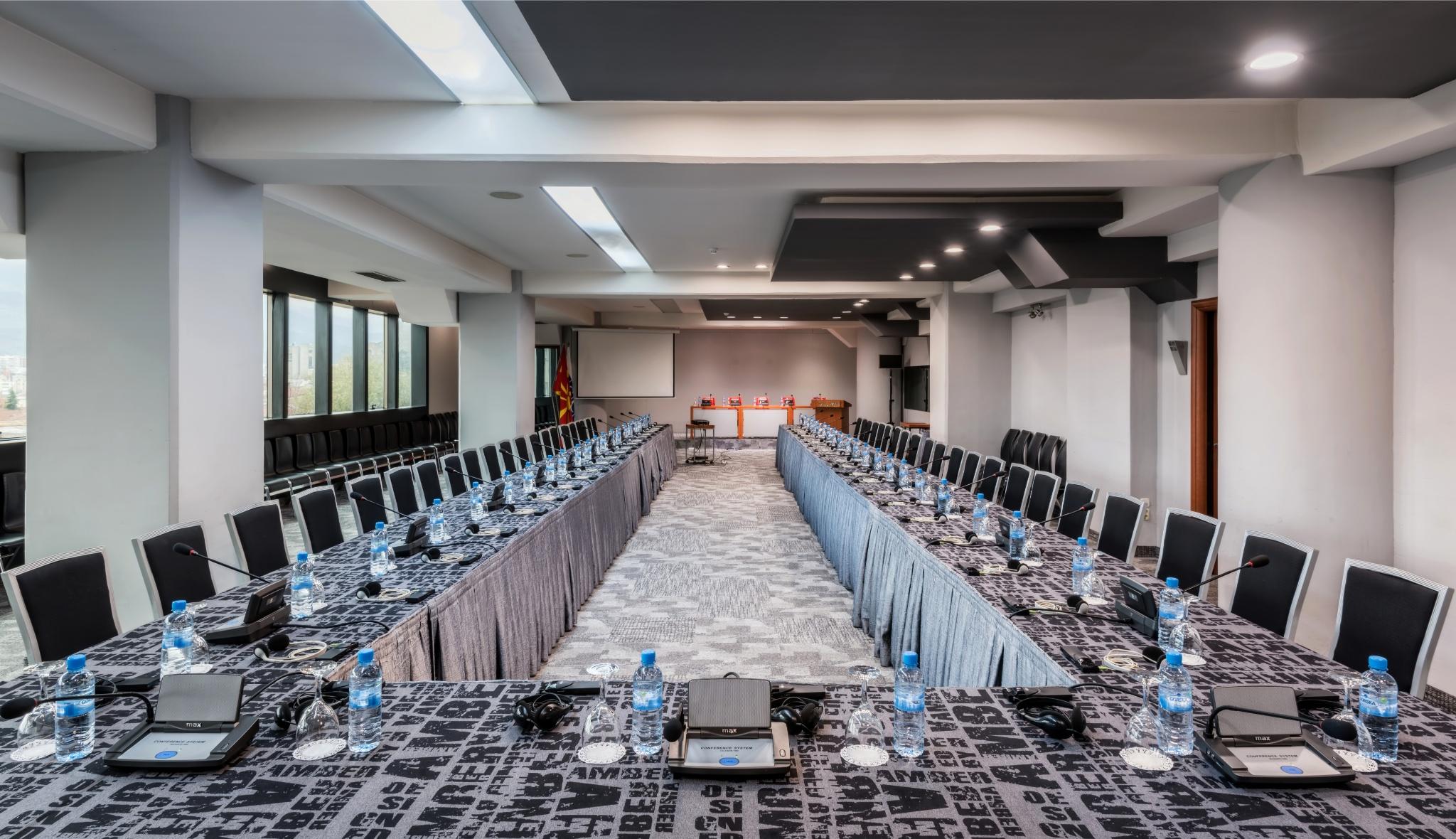 Hotel Arka Skopje Exterior photo Meeting room