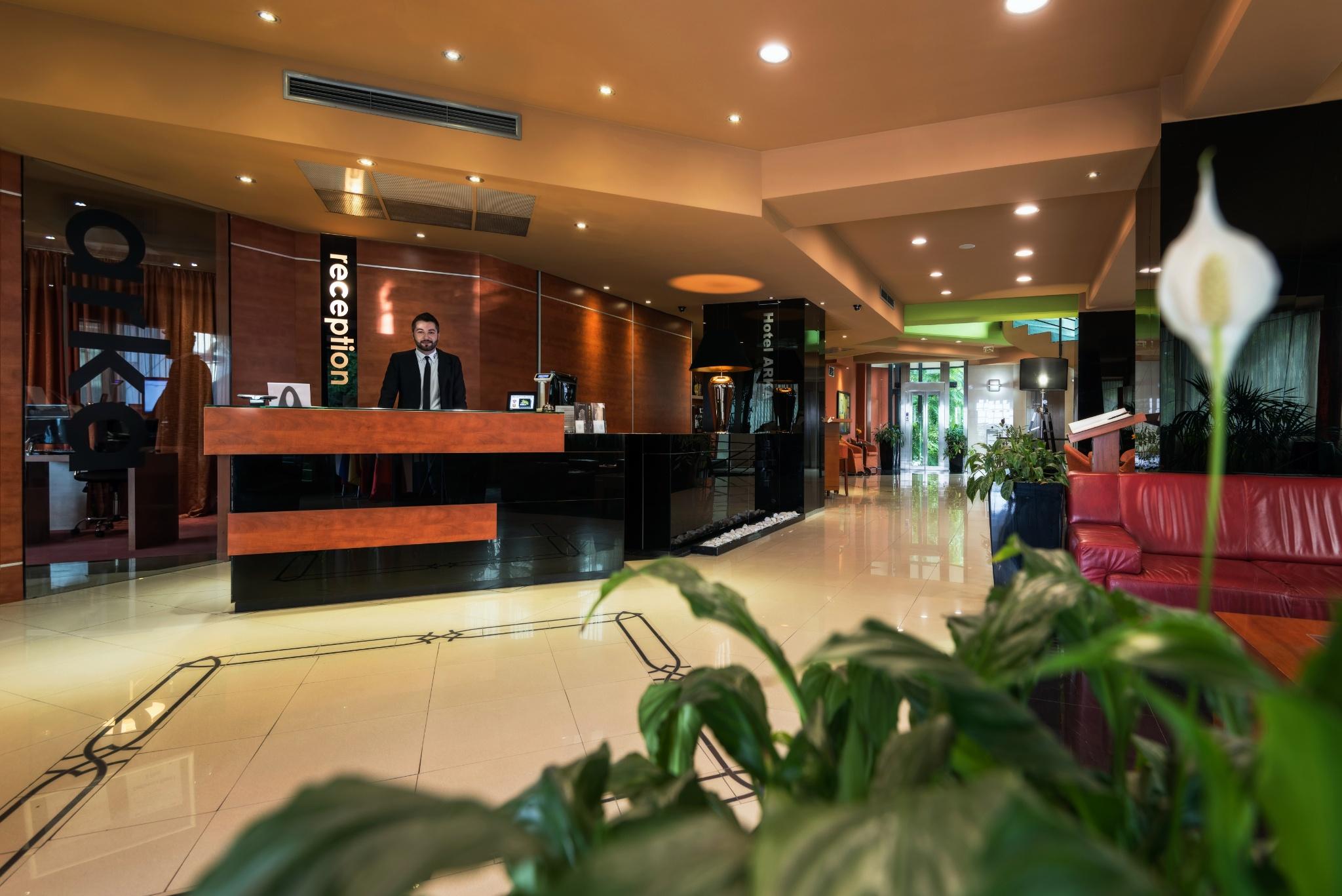 Hotel Arka Skopje Exterior photo Reception