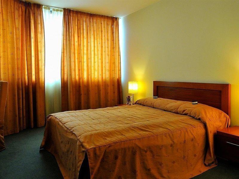 Hotel Arka Skopje Exterior photo A bedroom at the hotel