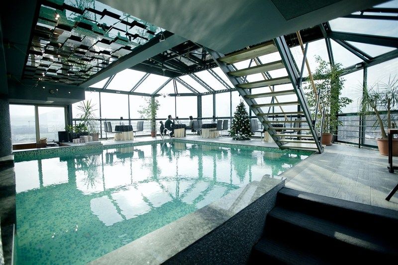 Hotel Arka Skopje Exterior photo The pool at the 360° Club